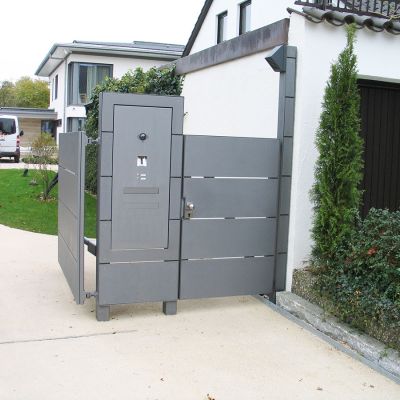 fischer-landschaftsarchitektur-hausgarten-dietenheim-einfahrtstor